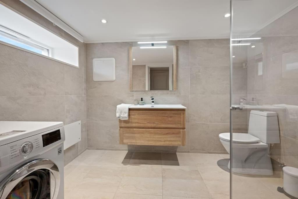 Practical Basement Apt With All Home Comforts Close To City Centre 斯塔万格 外观 照片
